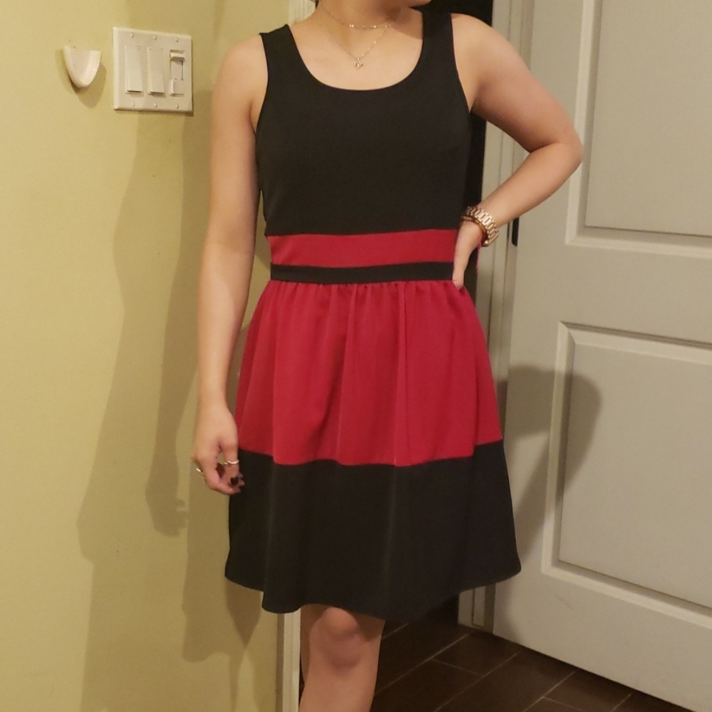 Dress - Picture 4 of 4
